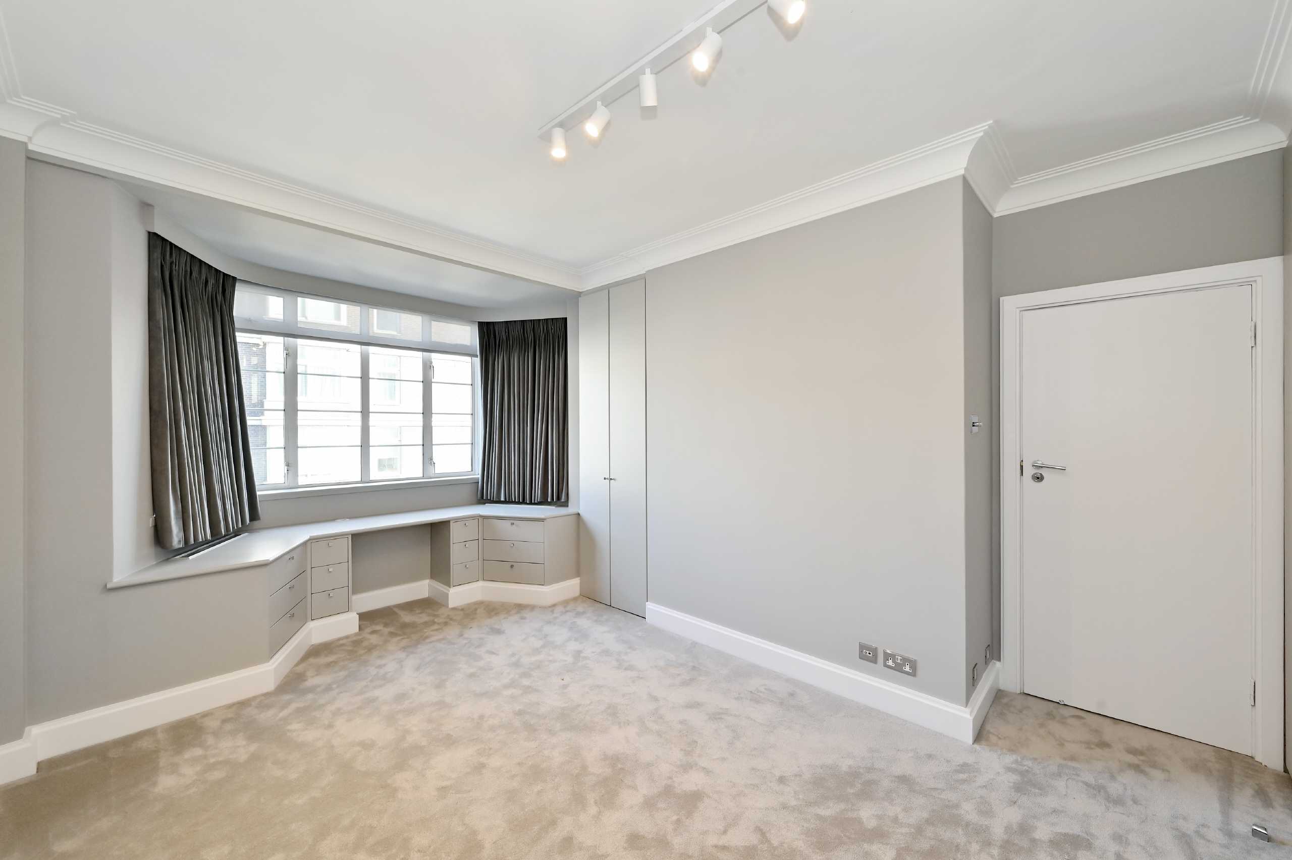 Gallery for St James Close, Prince Albert Road, NW8