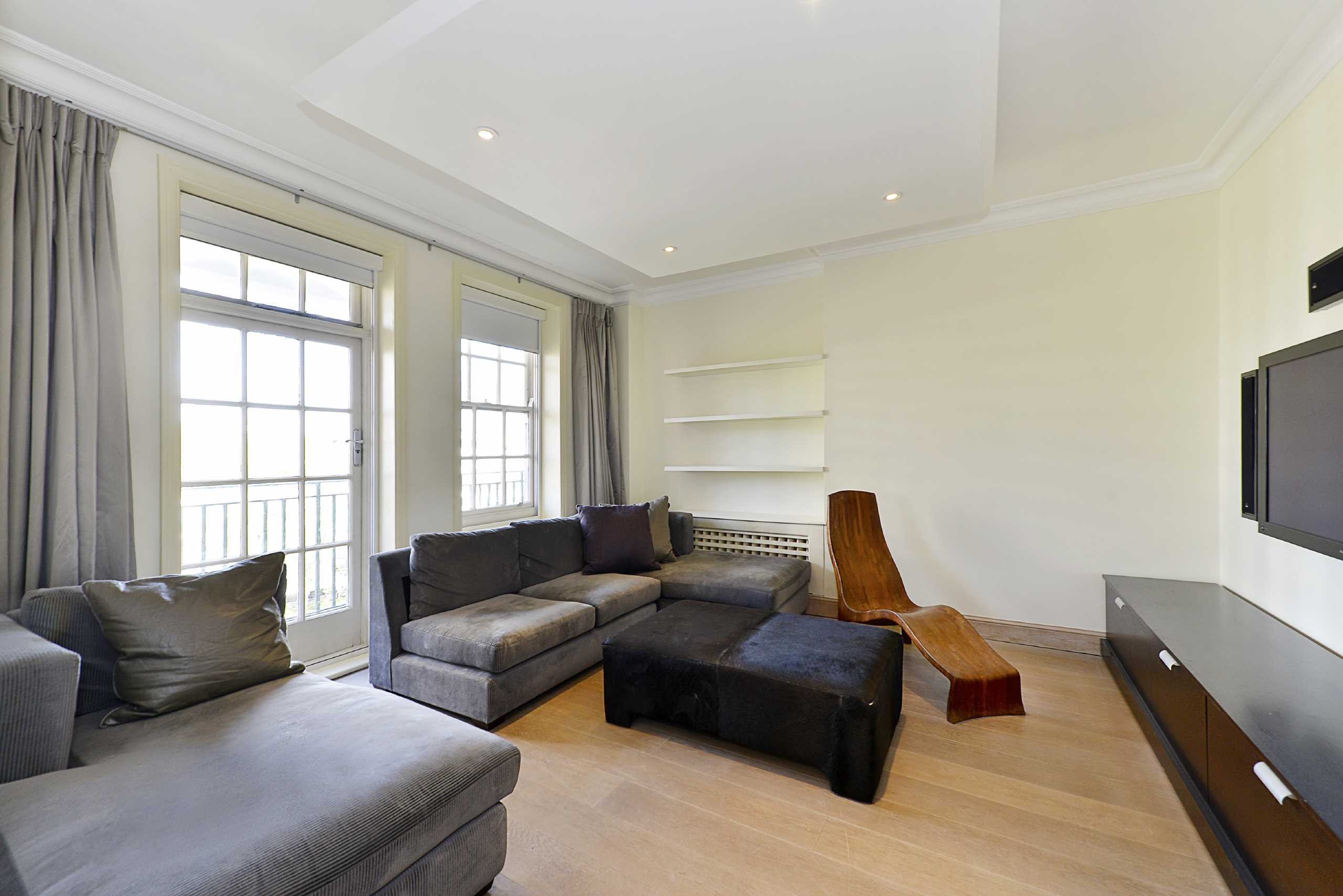Gallery for St Johns Wood Court, St. Johns Wood Road, NW8