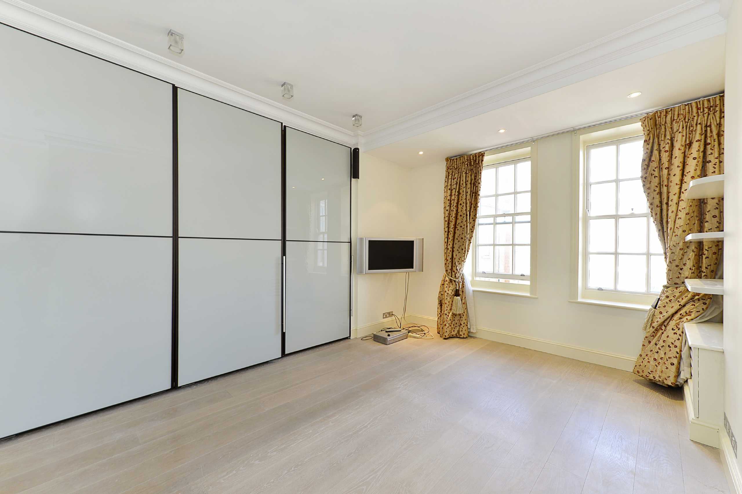 Gallery for St Johns Wood Court, St. Johns Wood Road, NW8